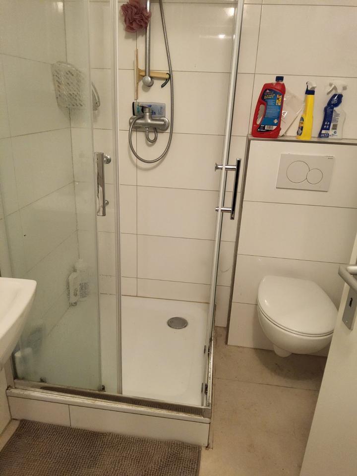 Möbliertes WG-Zimmer in männlicher 3er WG, ruhige Lage, mit Gart