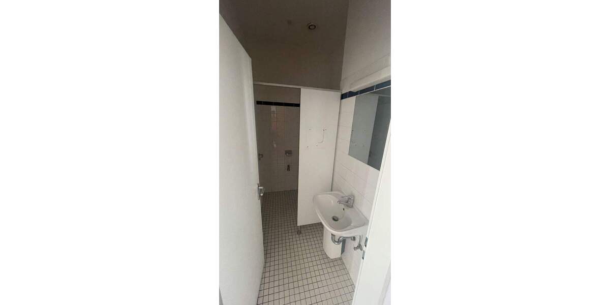 Gewerbeobjekt Schwerin Schelfstadt - 1 Zimmer, 73 m&sup2;, 600&euro; | Angebot:25779377