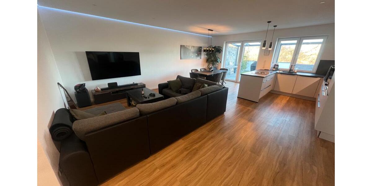 Neuwertige möblierte EG Neubauwohnung auf Zeit! - Feldrand Lage 3 zimmer