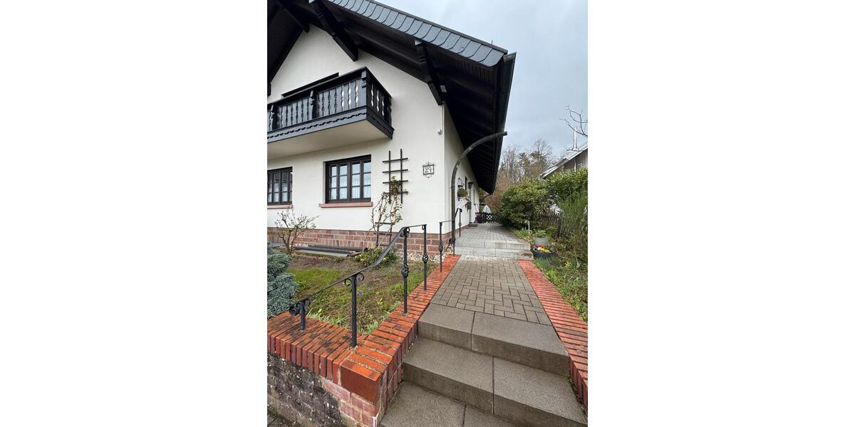 Erdgeschoßwohnung Neunkirchen - 4 Zimmer, 90 m&sup2;, 1.350&euro; | Angebot:25940770