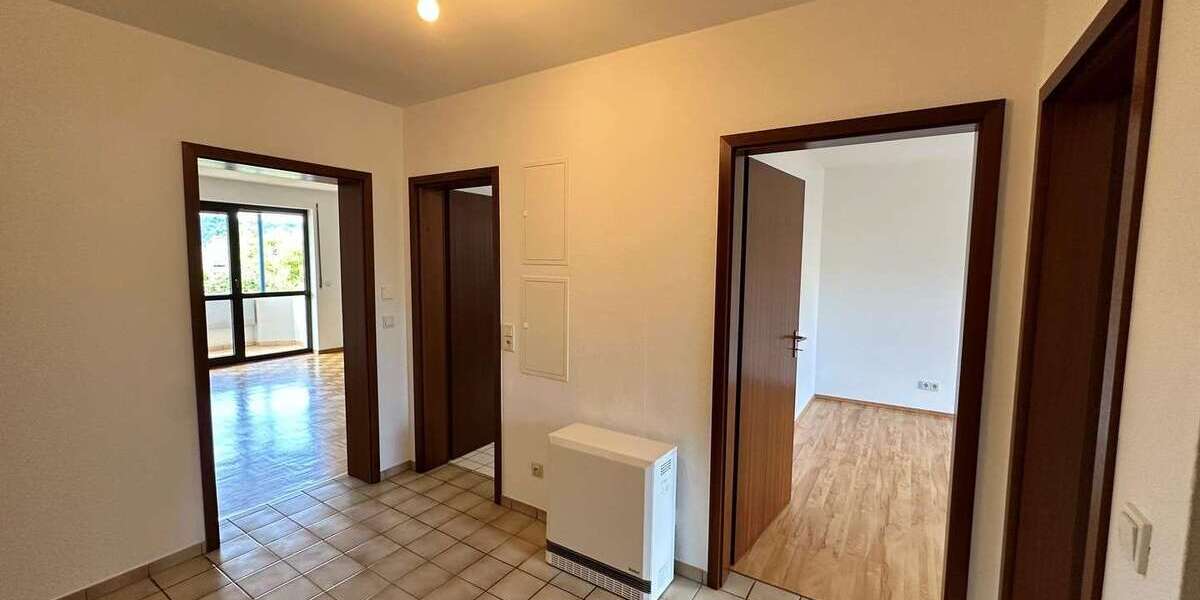 Etagenwohnung Trier Kürenz - 3 Zimmer, 77 m&sup2;, 920&euro; | Angebot:26521536