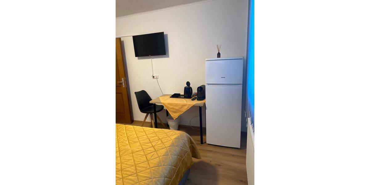 Wohnen auf Zeit Albertshofen - 9 Zimmer, 24 m&sup2;, 18&euro; | Angebot:26339486