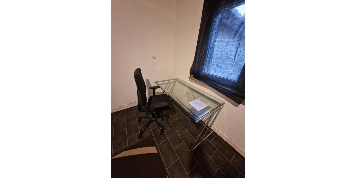 Wohnen auf Zeit Langenfeld (Rheinland) - 8 Zimmer, 150 m&sup2;, 550&euro; | Angebot:25550404