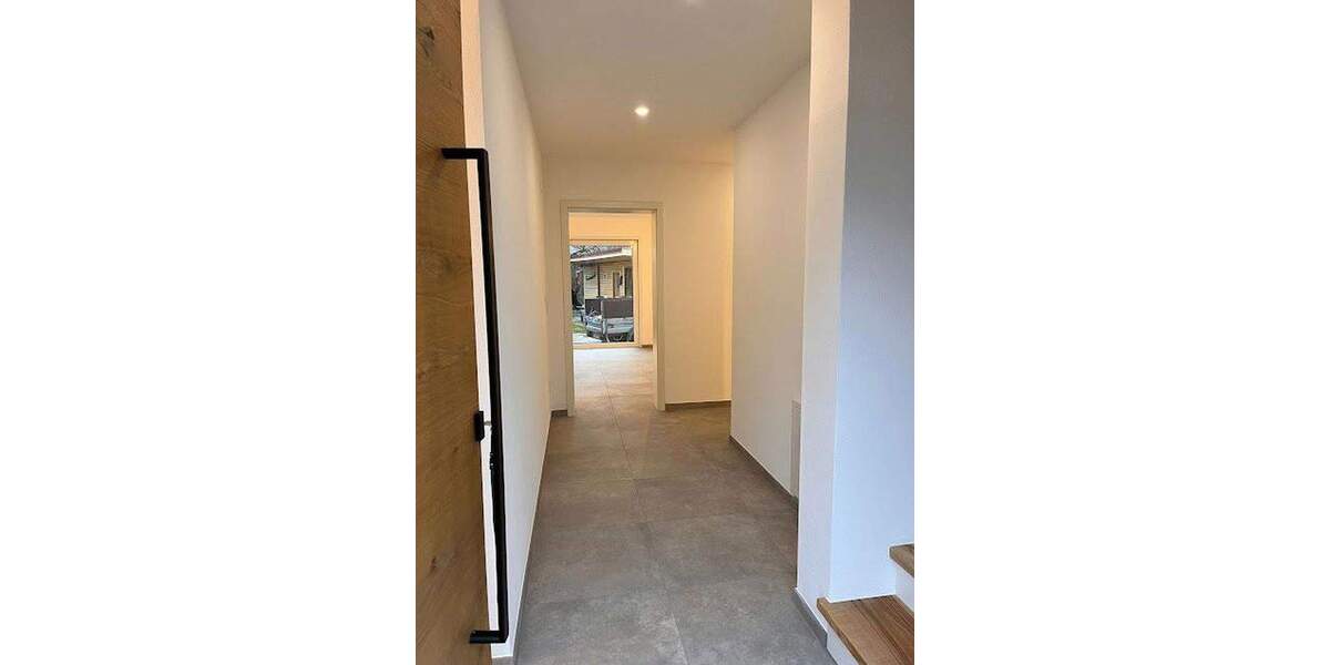 Schöne Doppelhaushälfte 5 zimmer