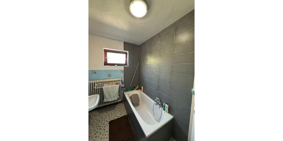 Einfamilienhaus Emden Tholenswehr - 4 Zimmer, 110 m&sup2;, 950&euro; | Angebot:25384746