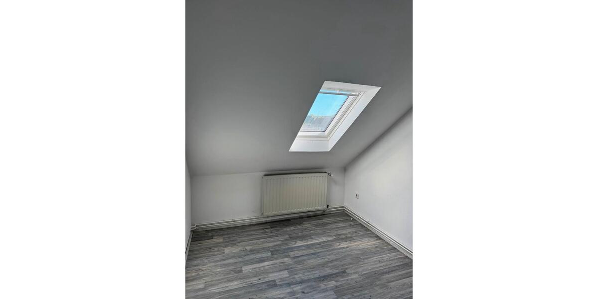 Dachgeschoßwohnung Kassel Nordshausen - 3 Zimmer, 72 m&sup2;, 900&euro; | Angebot:26593163