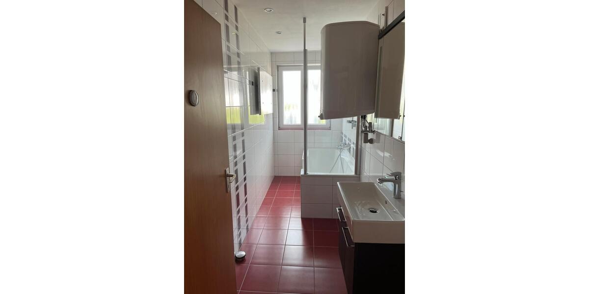 Einfamilienhaus Weiden in der Oberpfalz - 6 Zimmer, 150 m&sup2;, 1.300&euro; | Angebot:25977753