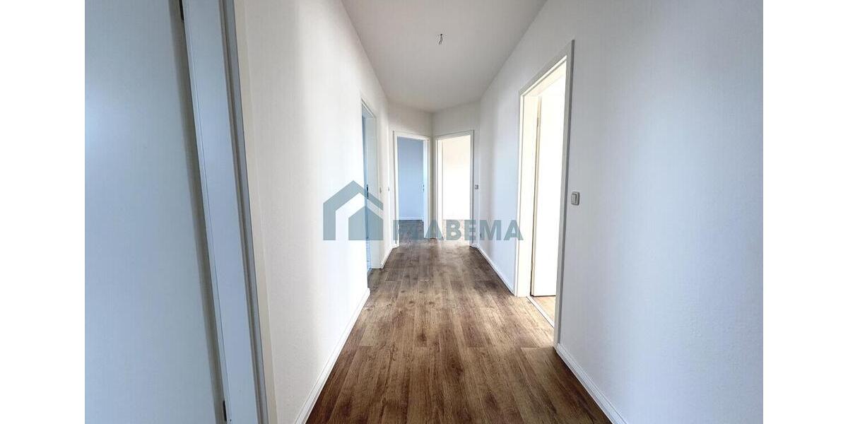 Etagenwohnung Parchim - 4 Zimmer, 95 m&sup2;, 987&euro; | Angebot:26365412