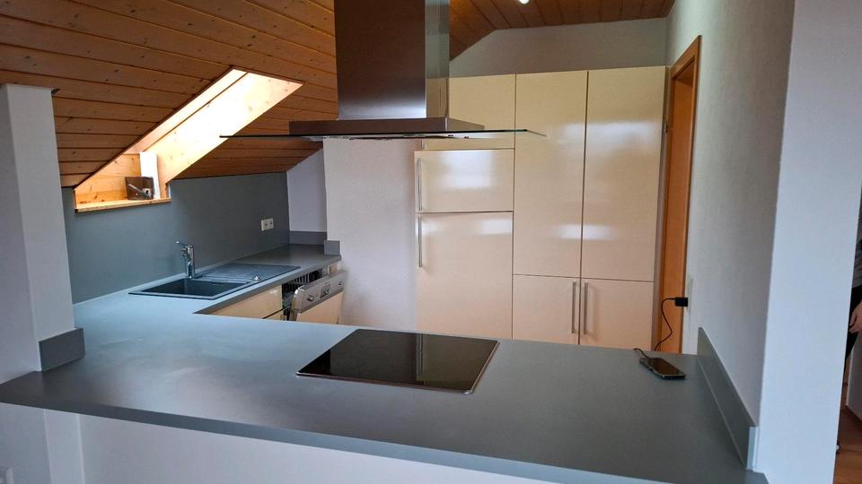 Dachgeschoßwohnung Rottenburg am Neckar - 3 Zimmer, 80 m&sup2;, 815&euro; | Angebot:25100824