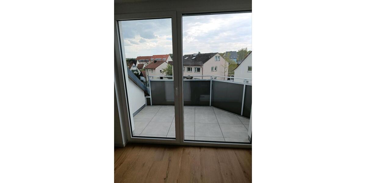 Dachgeschoßwohnung Gerbrunn - 3 Zimmer, 60 m&sup2;, 550&euro; | Angebot:26247659