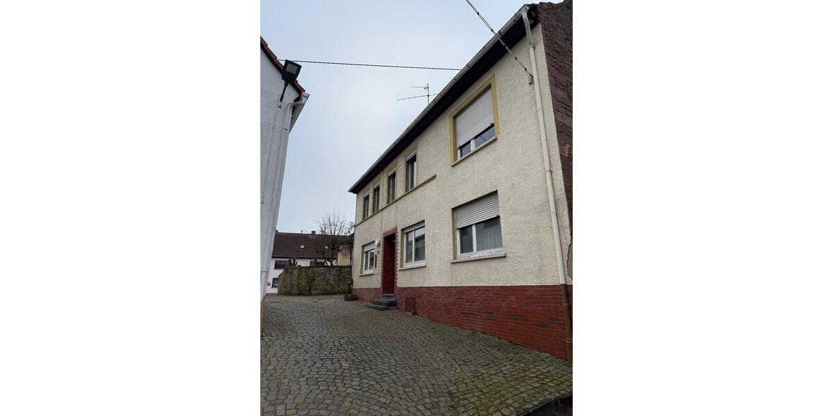 Einfamilienhaus Kirn - 8 Zimmer, 150 m&sup2;, 990&euro; | Angebot:22638489