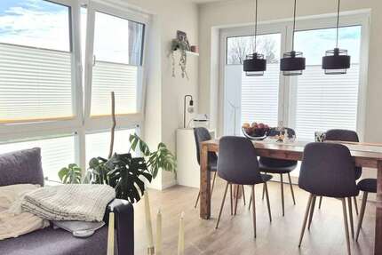 Wohnung Esens - 3 Zimmer, 90 m&sup2;, 1.180&euro; | Angebot:26143950