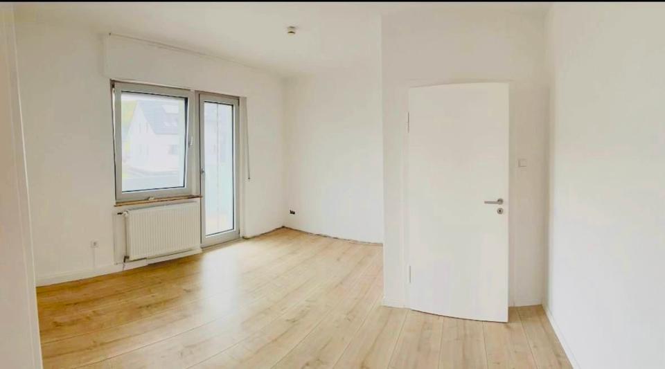 Etagenwohnung Halle - 3 Zimmer, 77 m&sup2;, 650&euro; | Angebot:26032971
