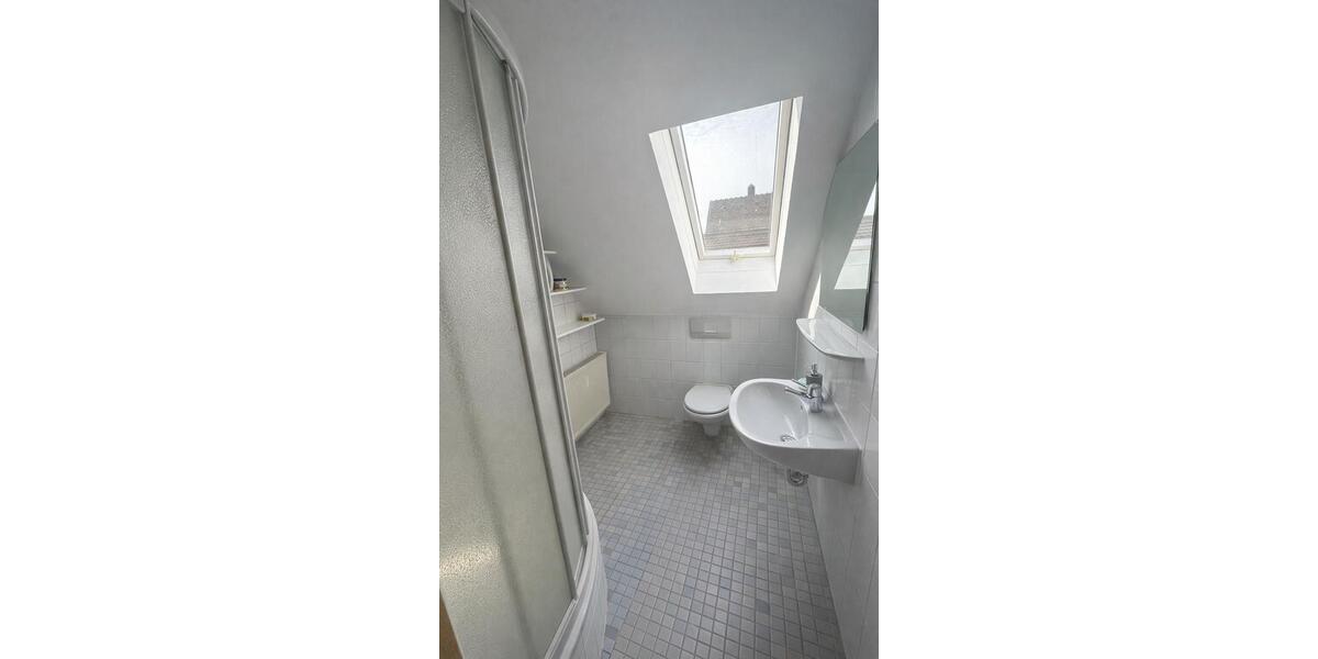 Dachgeschoßwohnung Schwieberdingen - 3.5 Zimmer, 73 m&sup2;, 750&euro; | Angebot:26018590