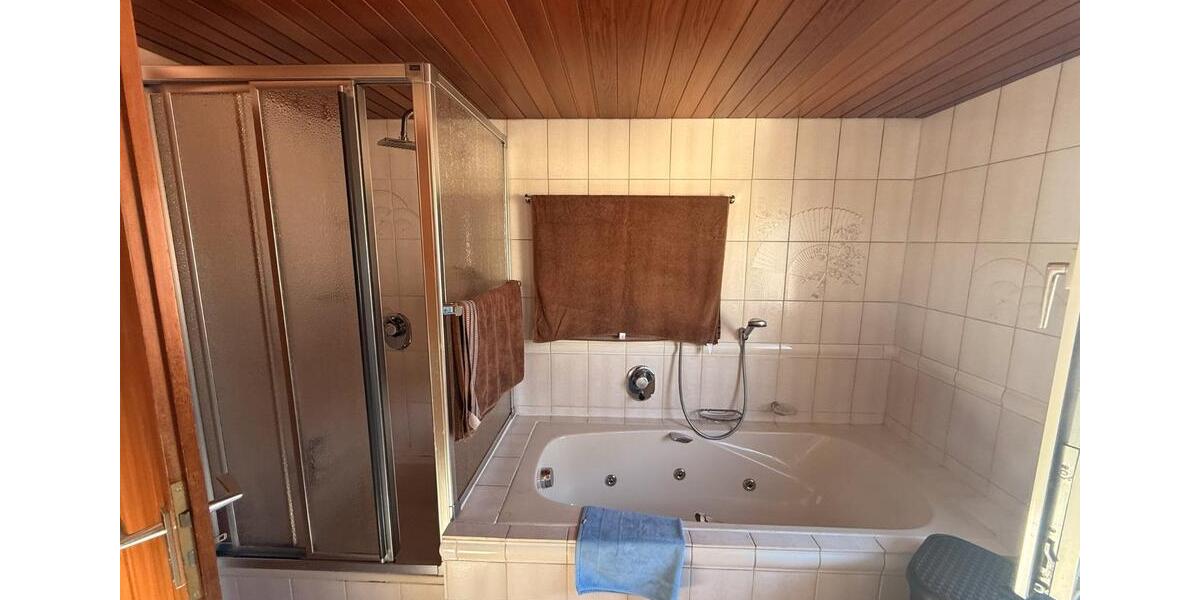 Etagenwohnung Sulzbach (Saar) - 4 Zimmer, 131 m&sup2;, 950&euro; | Angebot:26231085