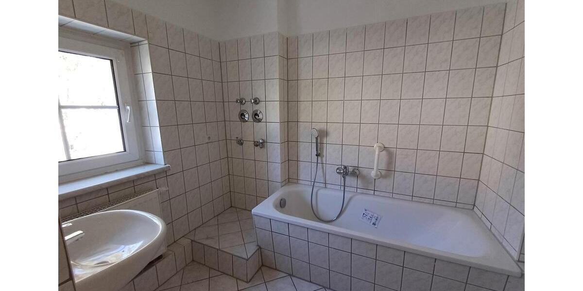 Etagenwohnung Merseburg - 2 Zimmer, 54 m&sup2;, 348&euro; | Angebot:26544752