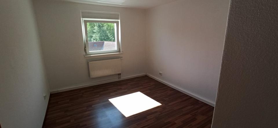 Dachgeschoßwohnung Weißenfels - 1 Zimmer, 33 m&sup2;, 270&euro; | Angebot:26394650