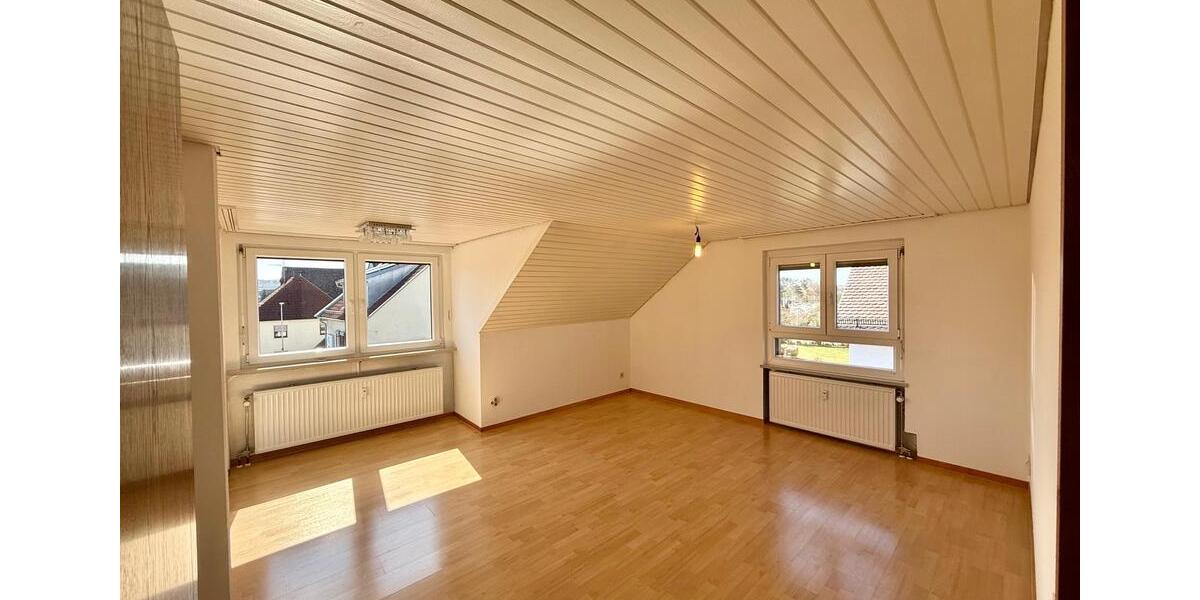 Dachgeschoßwohnung Langensendelbach - 3 Zimmer, 77 m&sup2;, 750&euro; | Angebot:26025723