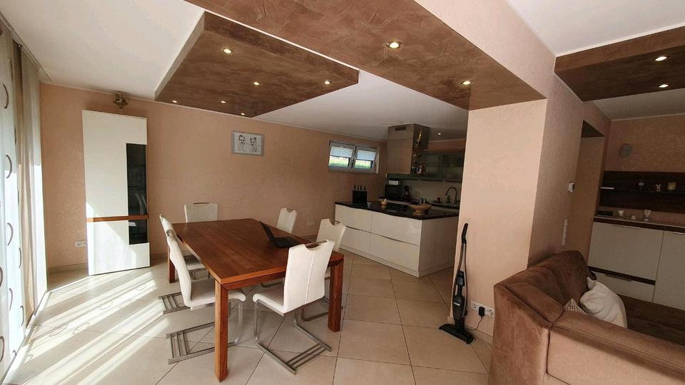 Erdgeschoßwohnung Friedrichsthal - 4 Zimmer, 120 m&sup2;, 1.100&euro; | Angebot:26610961