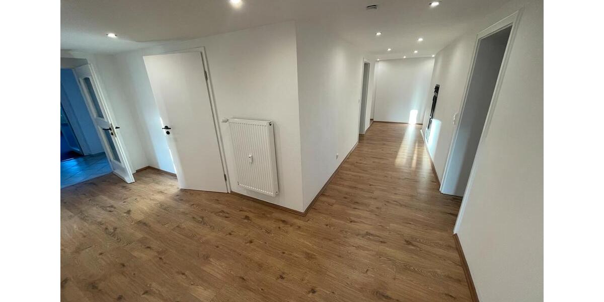 Hochparterre Arnbruck - 5.5 Zimmer, 250 m&sup2;, 1.190&euro; | Angebot:24024657