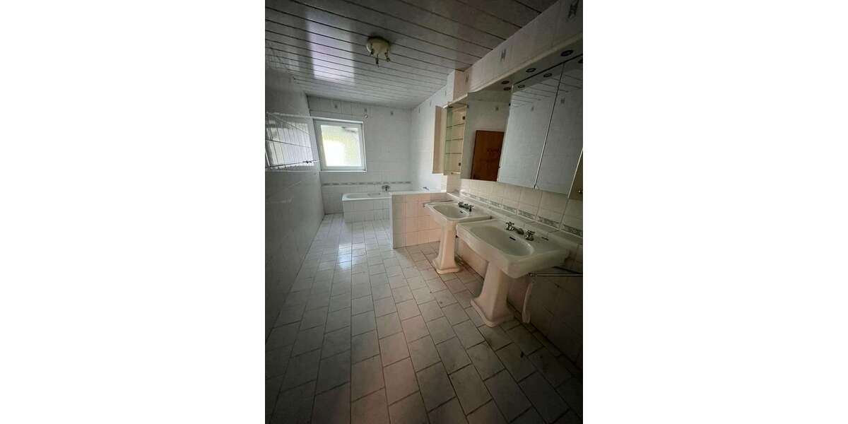 Etagenwohnung Obernkirchen - 6 Zimmer, 168 m&sup2;, 1.200&euro; | Angebot:26759641
