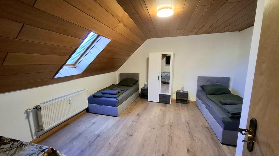 Dachgeschoßwohnung Neunburg vorm Wald - 4 Zimmer, 140 m&sup2;, 240&euro; | Angebot:25975839