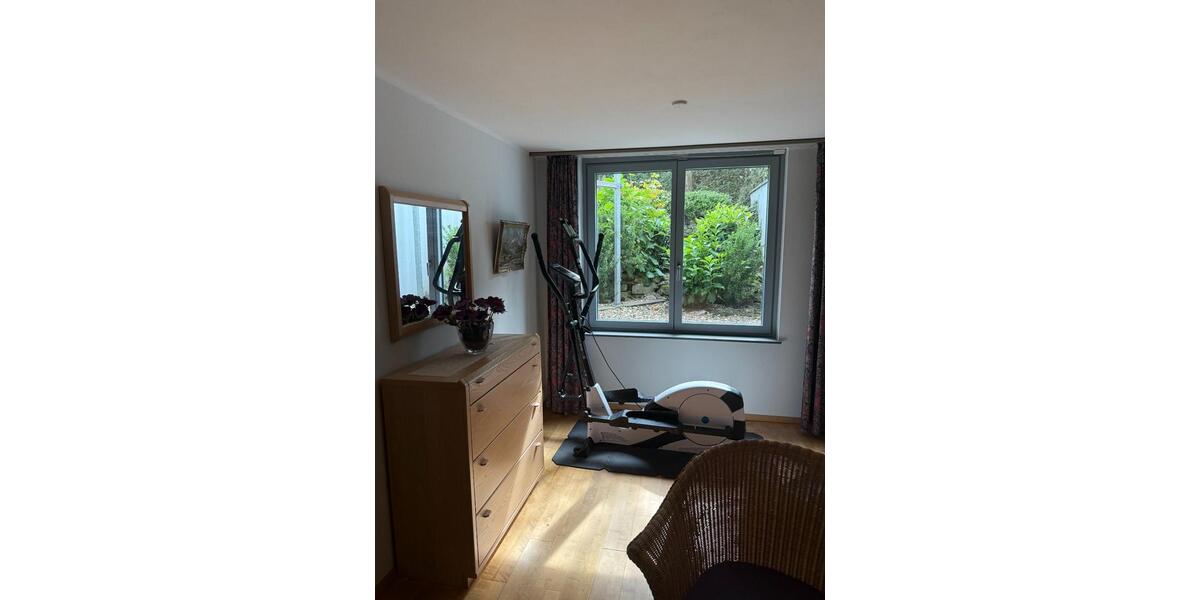 Erdgeschoßwohnung Leichlingen (Rheinland) - 2 Zimmer, 90 m&sup2;, 1.800&euro; | Angebot:24653747