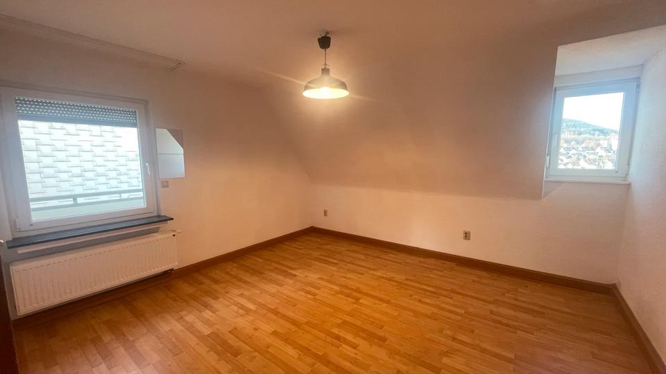 Dachgeschoßwohnung Siegen Weidenau - 3 Zimmer, 74 m&sup2;, 690&euro; | Angebot:25822561