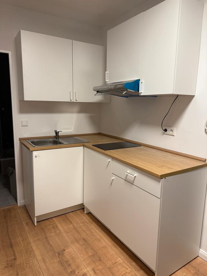 Helles WG Zimmer mit Balkon in renovierter Wohnung-Westend Berlin