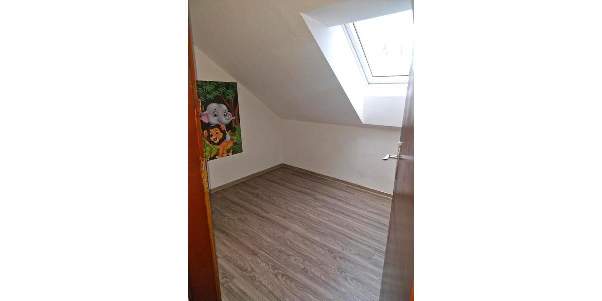 Dachgeschoßwohnung Michelstadt - 4 Zimmer, 110 m&sup2;, 850&euro; | Angebot:25405396