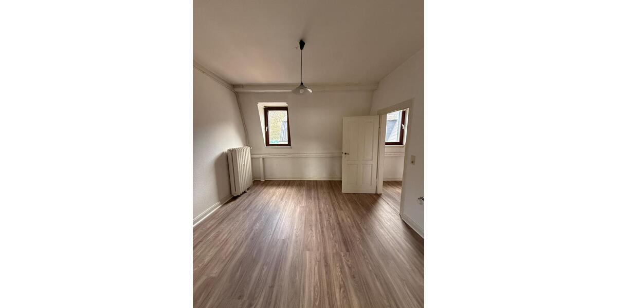 Dachgeschoßwohnung Bad Ems - 4 Zimmer, 116 m&sup2;, 650&euro; | Angebot:26228465