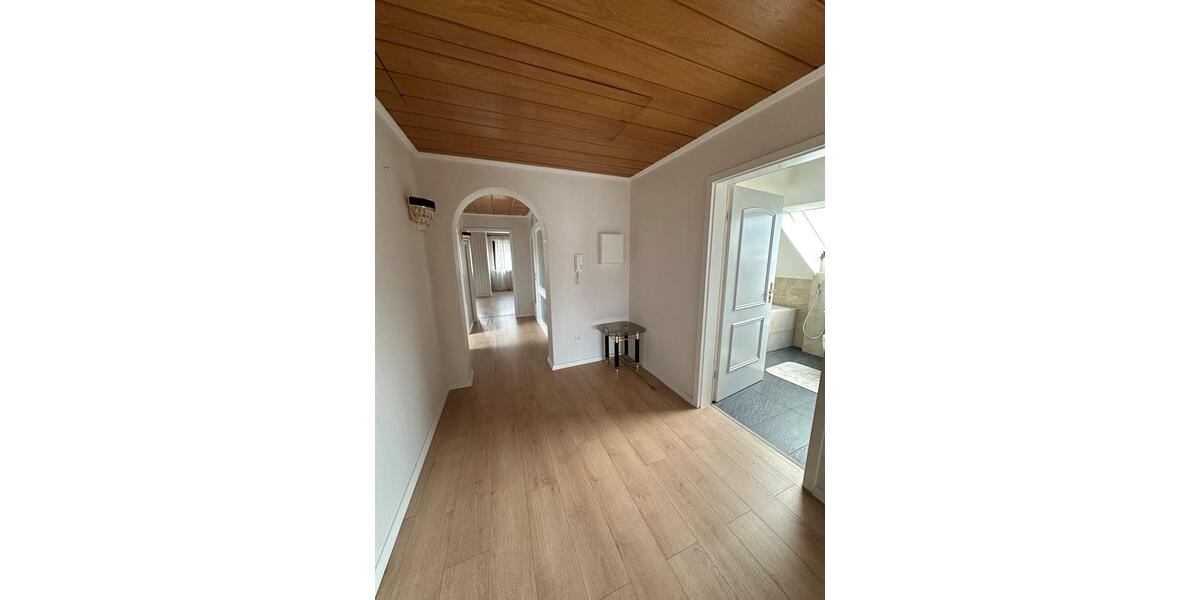 Etagenwohnung Stutensee - 4 Zimmer, 98 m&sup2;, 1.550&euro; | Angebot:24563587