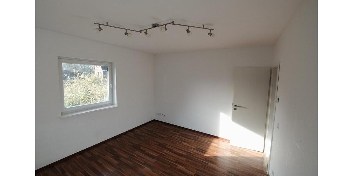 Einfamilienhaus Osterrönfeld - 5 Zimmer, 127 m&sup2;, 1.450&euro; | Angebot:26600863