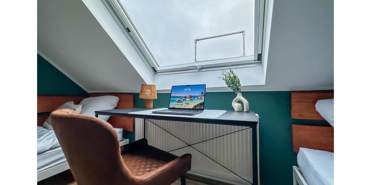 Dachgeschoßwohnung Remscheid Lüttringhausen - 2 Zimmer, 65 m&sup2;, 1.300&euro; | Angebot:24475277