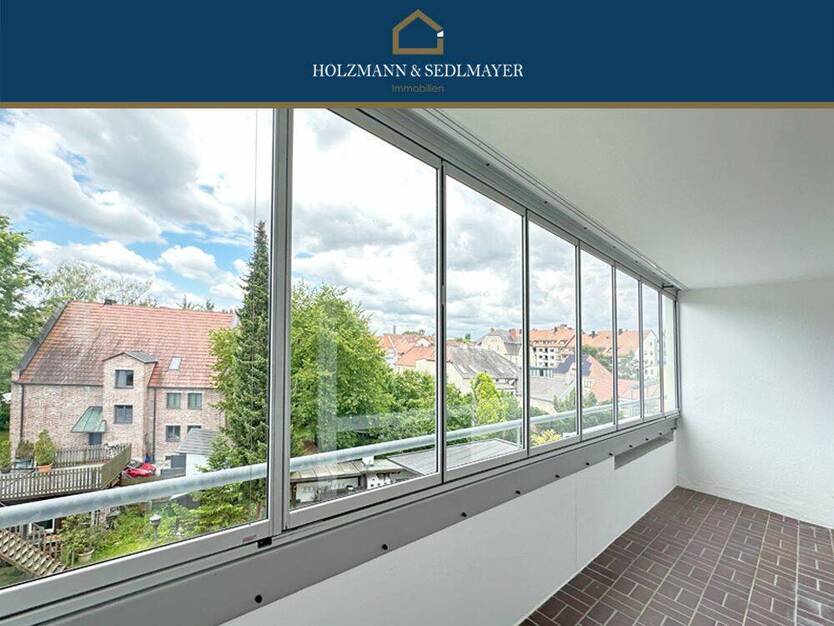 Frisch saniertes Wohnjuwel mit Loggia: Zentrale 2-Zimmer-Wohnung zur Miete im Klötzlmüllerviertel