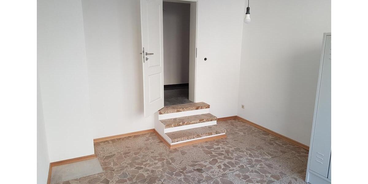 Etagenwohnung Dresden Pieschen - 5 Zimmer, 135 m&sup2;, 1.240&euro; | Angebot:24766243