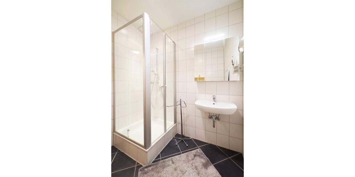 Etagenwohnung Saarbrücken St Johann - 2 Zimmer, 74 m&sup2;, 900&euro; | Angebot:25819891