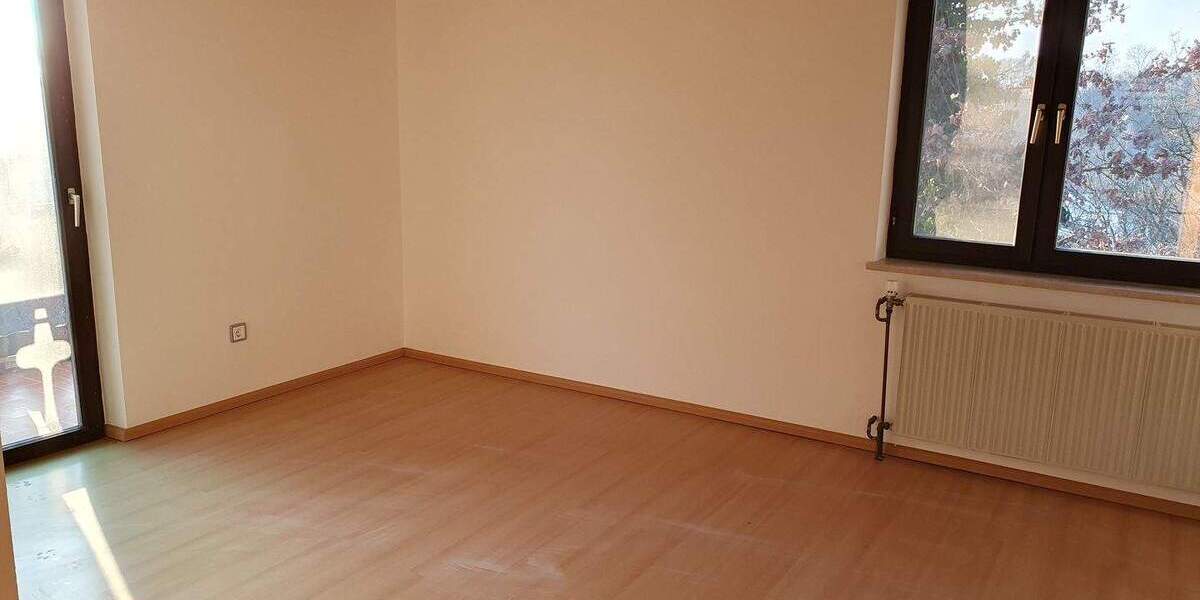 * ALLEIN-LAGE und NATUR-PUR * -- Einfamilienhaus am Ortsrand 6 zimmer