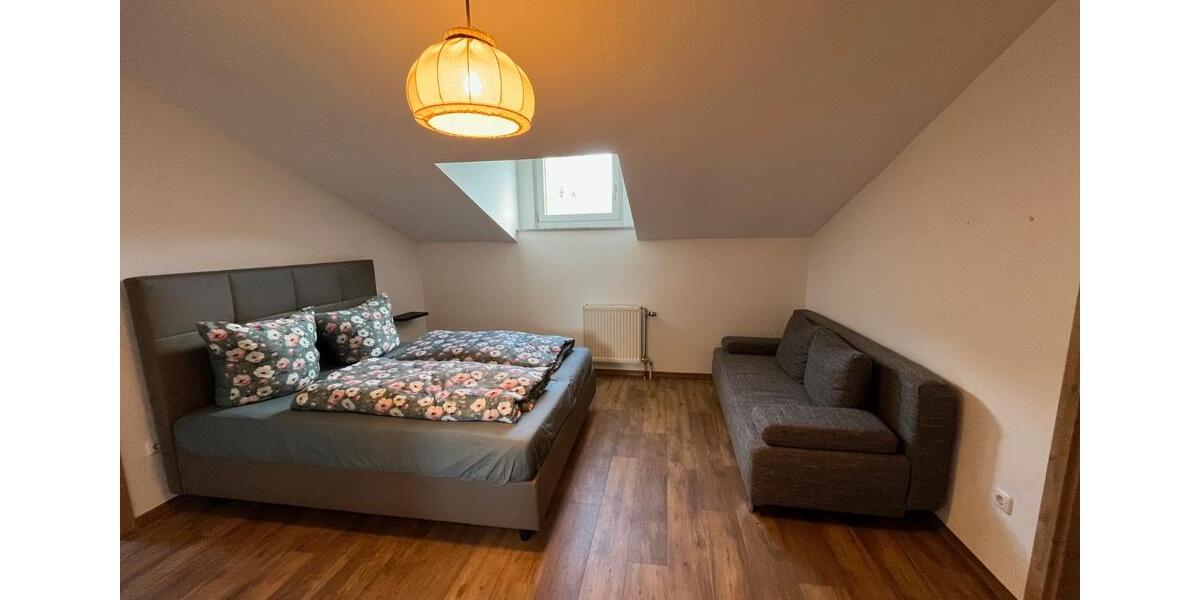 Dachgeschoßwohnung Wegscheid - 3 Zimmer, 65 m&sup2;, 480&euro; | Angebot:26022253