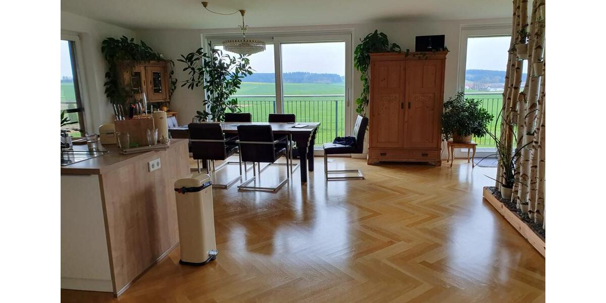 Etagenwohnung Hohenpolding - 3 Zimmer, 160 m&sup2;, 1.350&euro; | Angebot:26019941
