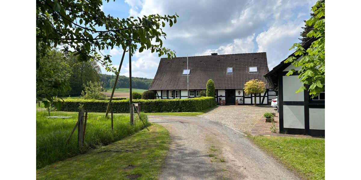 Einfamilienhaus Hagen am Teutoburger Wald - 5 Zimmer, 180 m&sup2;, 1.600&euro; | Angebot:26603341
