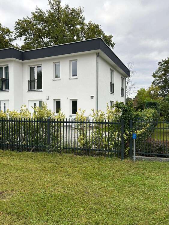 Haus zum Mieten in Schulzendorf 1.950 € 123.63 m²