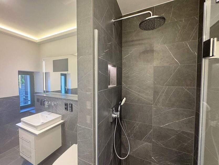 Nanu?! * Erstbezug im Süden * Parkett * Fußbodenheizung * Balkon * schönes Bad * LED-Licht 2 zimmer