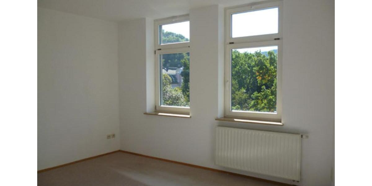 Dachgeschoßwohnung Aue-Bad Schlema Bad Schlema - 5 Zimmer, 157 m&sup2;, 680&euro; | Angebot:25639195