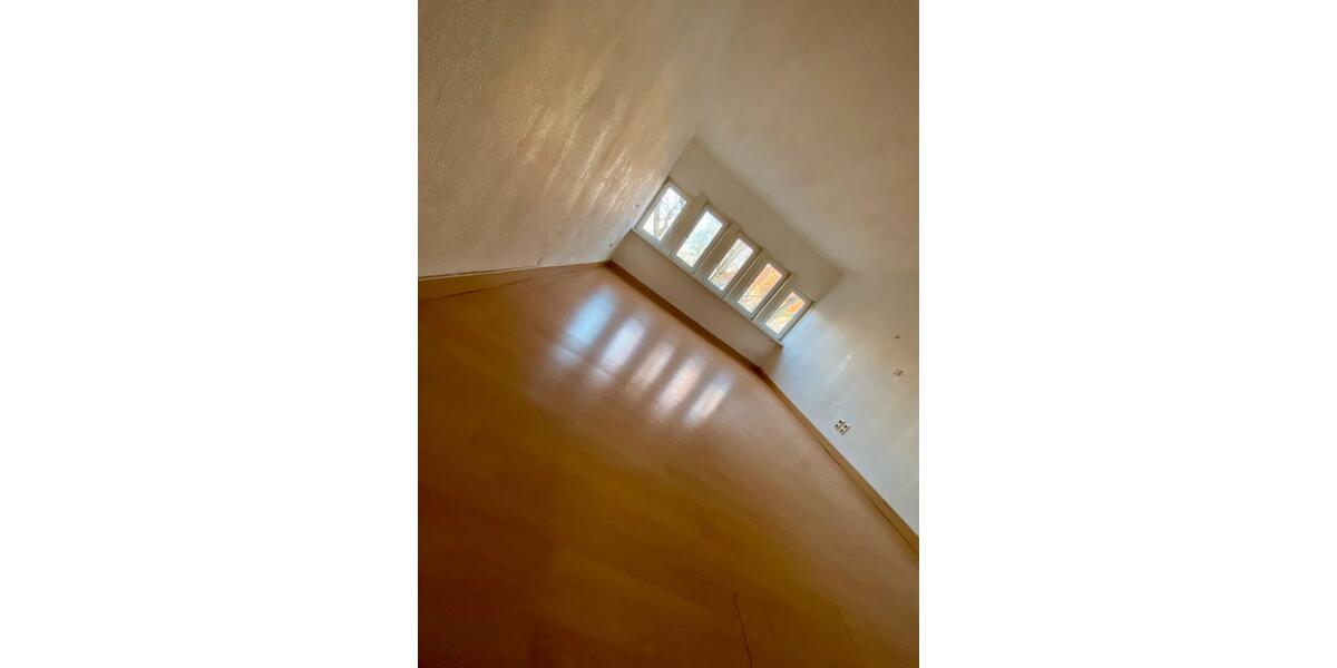 Etagenwohnung Völklingen - 4 Zimmer, 90 m&sup2;, 670&euro; | Angebot:26349882