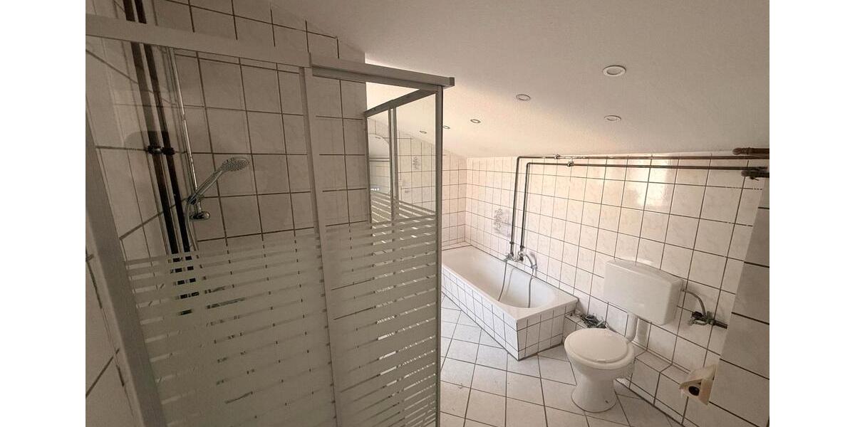 Einfamilienhaus Eschershausen - 7 Zimmer, 160 m&sup2;, 1.400&euro; | Angebot:26302712
