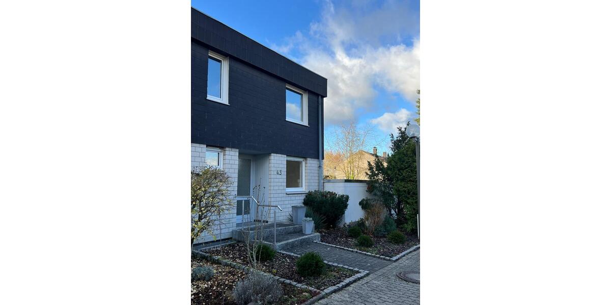 Modernisiertes Reihenendhaus – Stilvolles Wohnen mit Garten & vie 5 zimmer