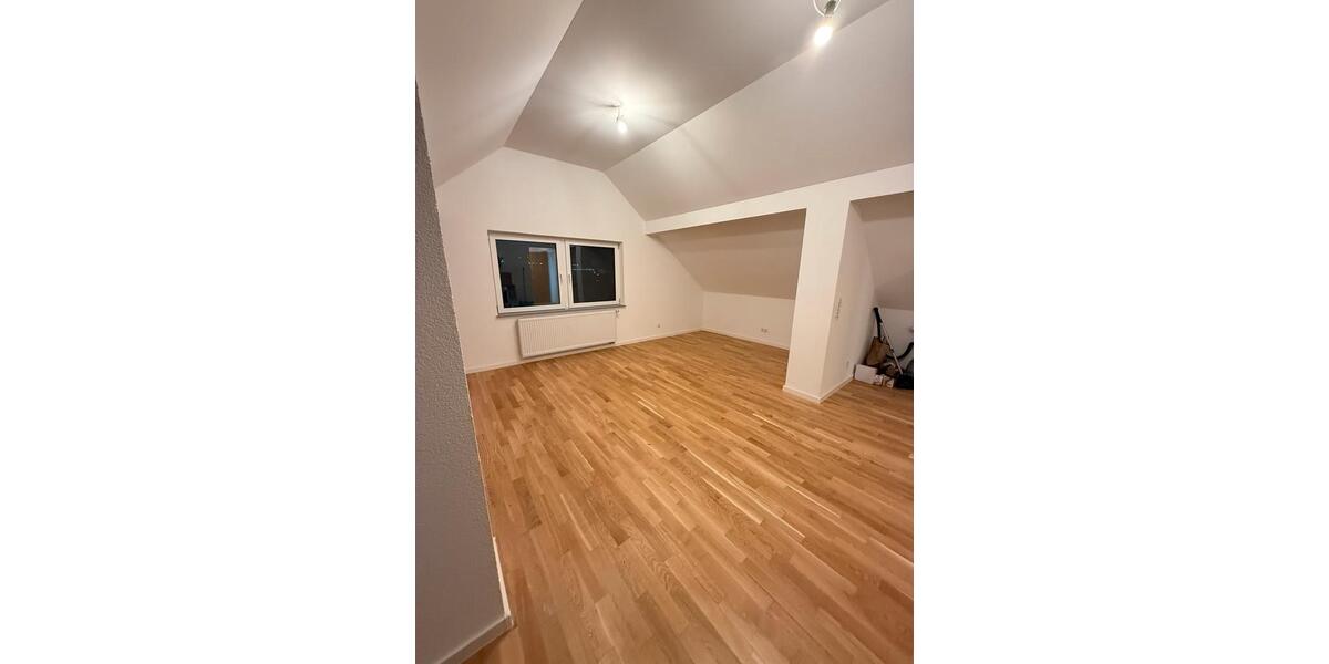 Dachgeschosswohnung zu vermieten 2 zimmer