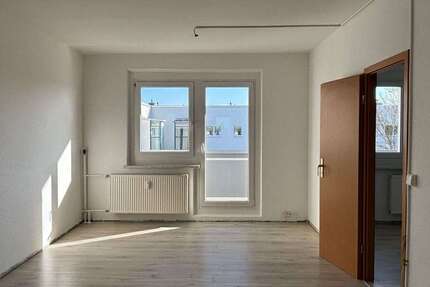 Wohnung Berlin Hellersdorf - 3 Zimmer, 69 m&sup2;, 829&euro; | Angebot:25274923