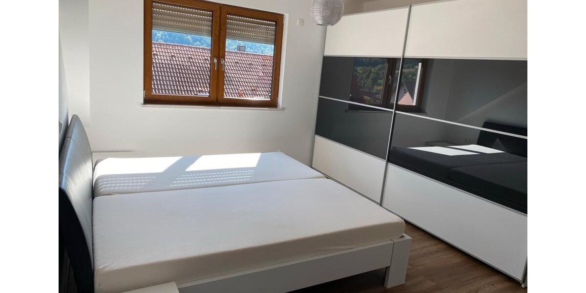Dachgeschoßwohnung Freudenberg - 3 Zimmer, 120 m&sup2;, 960&euro; | Angebot:26608647